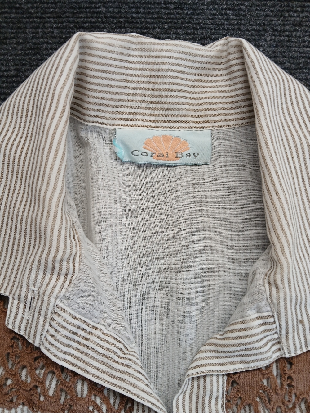 Women's Coral Bay S/S Striped Western Style Shirt with Crochet Accents Sz Med - Picture 3 of 9